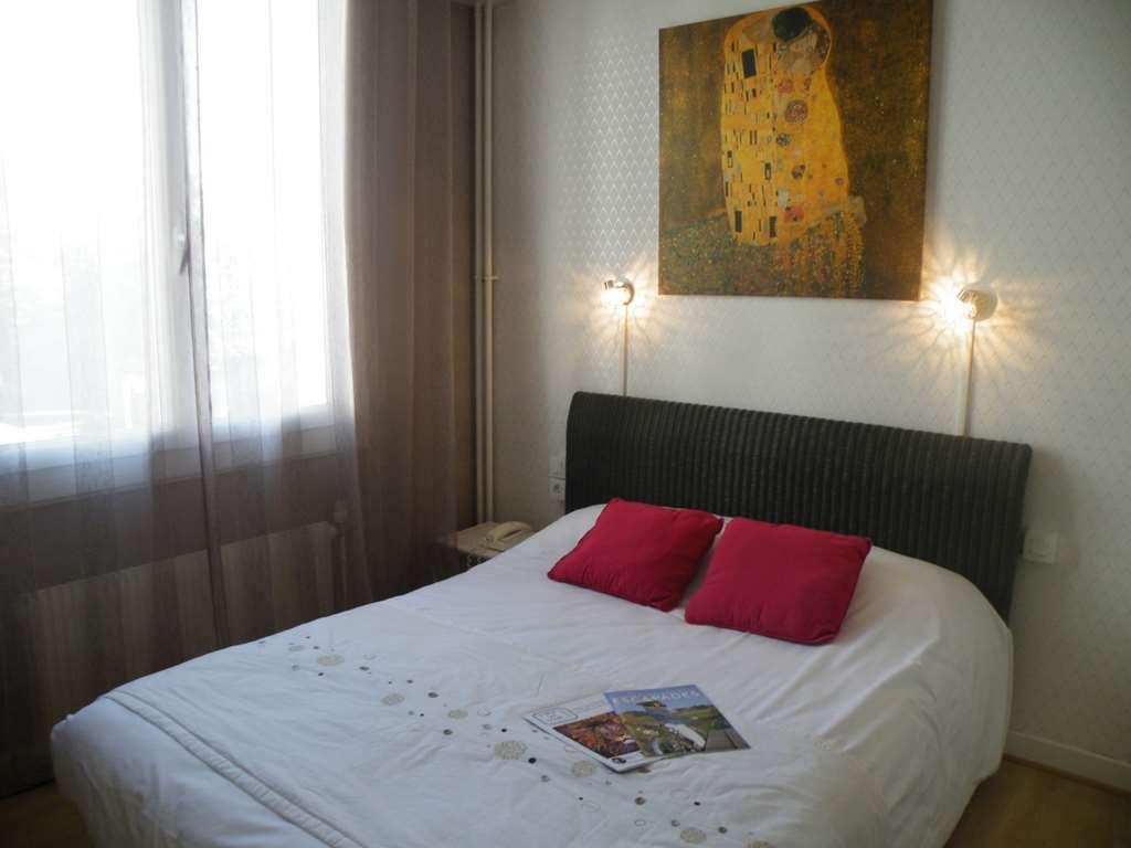 Brit Hotel Roanne - Le Grand Hotel Номер фото