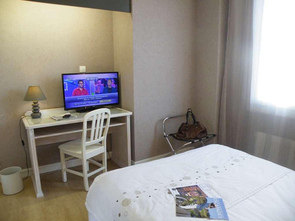 Brit Hotel Roanne - Le Grand Hotel Номер фото
