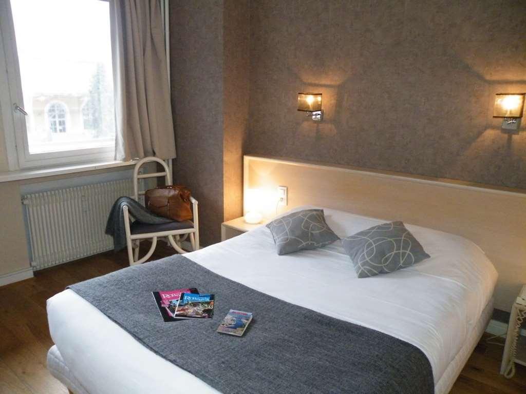 Brit Hotel Roanne - Le Grand Hotel Номер фото