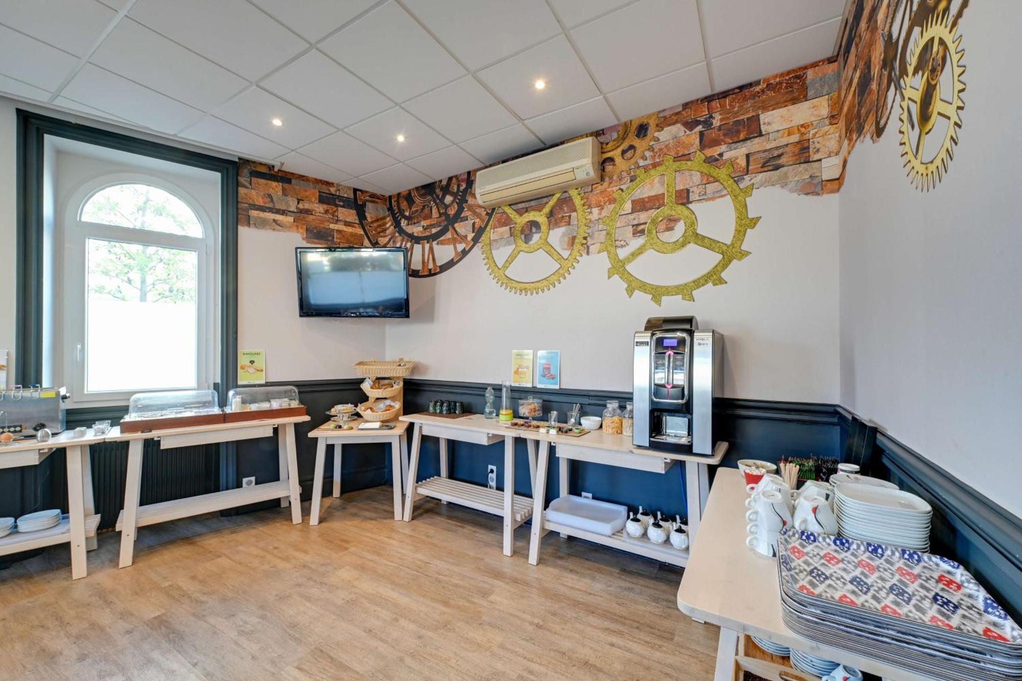 Brit Hotel Roanne - Le Grand Hotel Екстер'єр фото