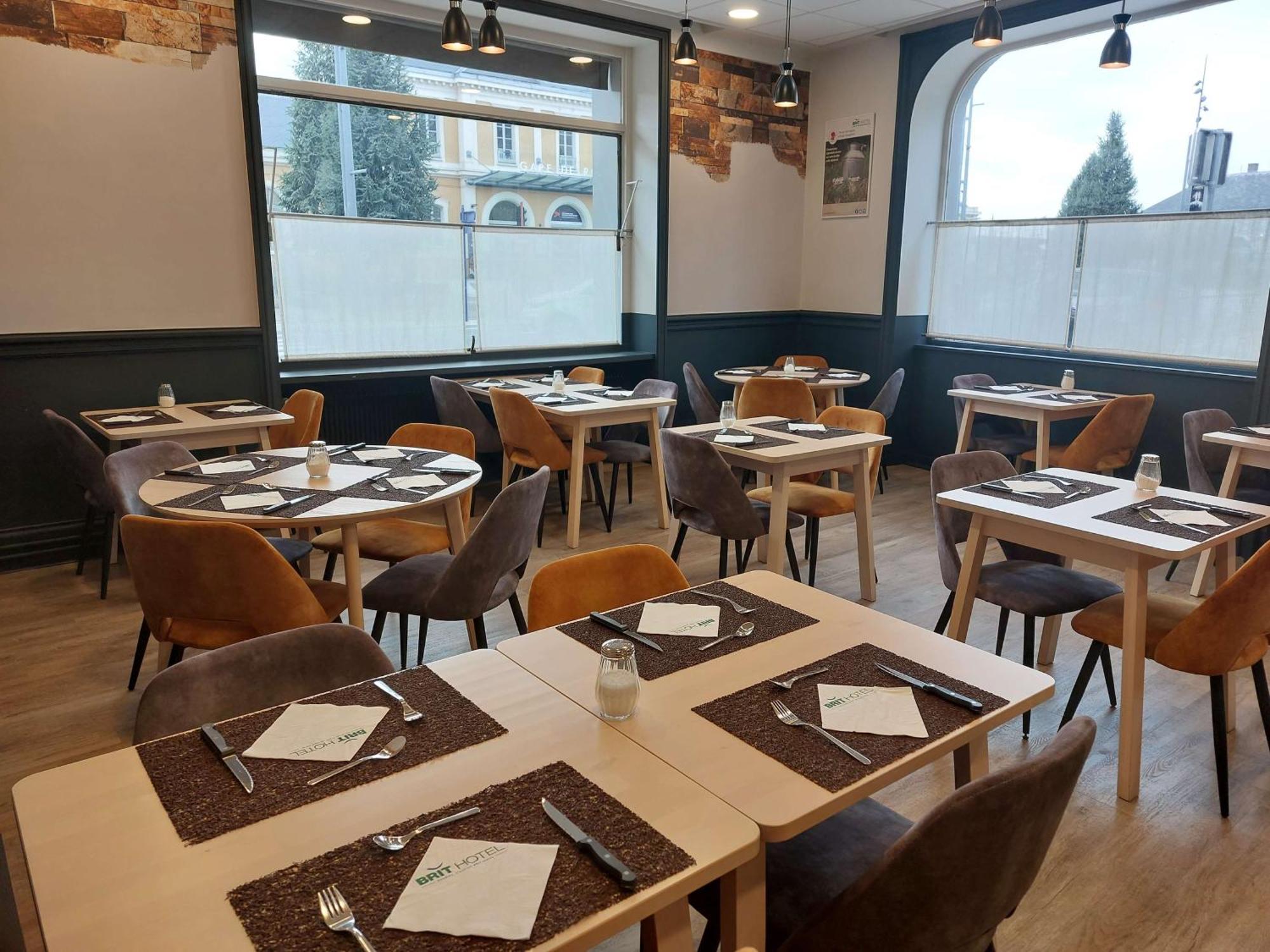 Brit Hotel Roanne - Le Grand Hotel Екстер'єр фото
