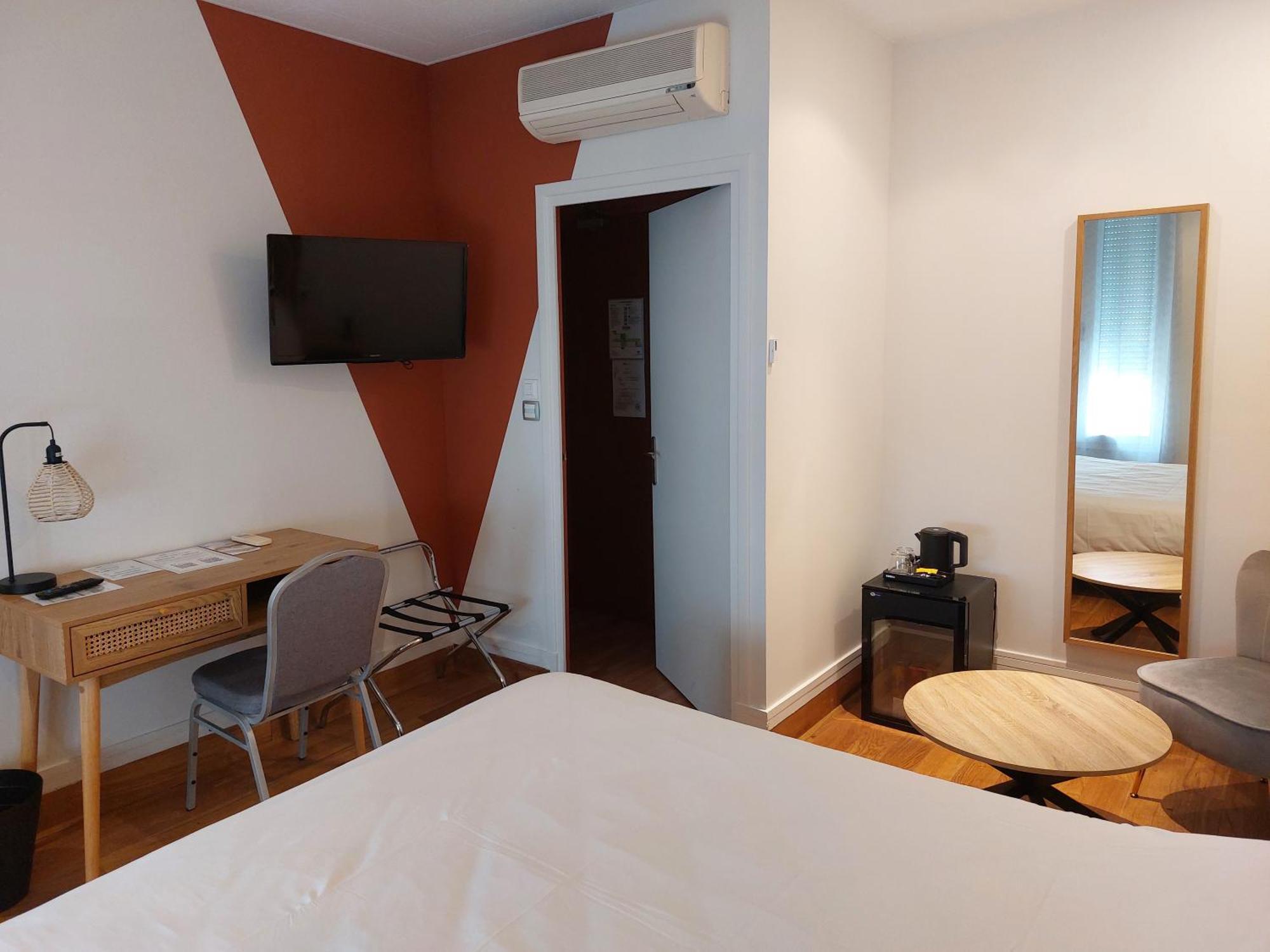 Brit Hotel Roanne - Le Grand Hotel Екстер'єр фото