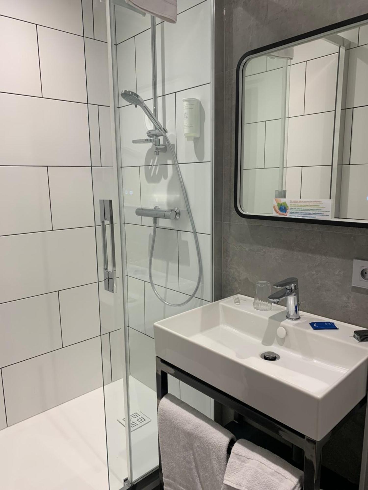 Brit Hotel Roanne - Le Grand Hotel Екстер'єр фото