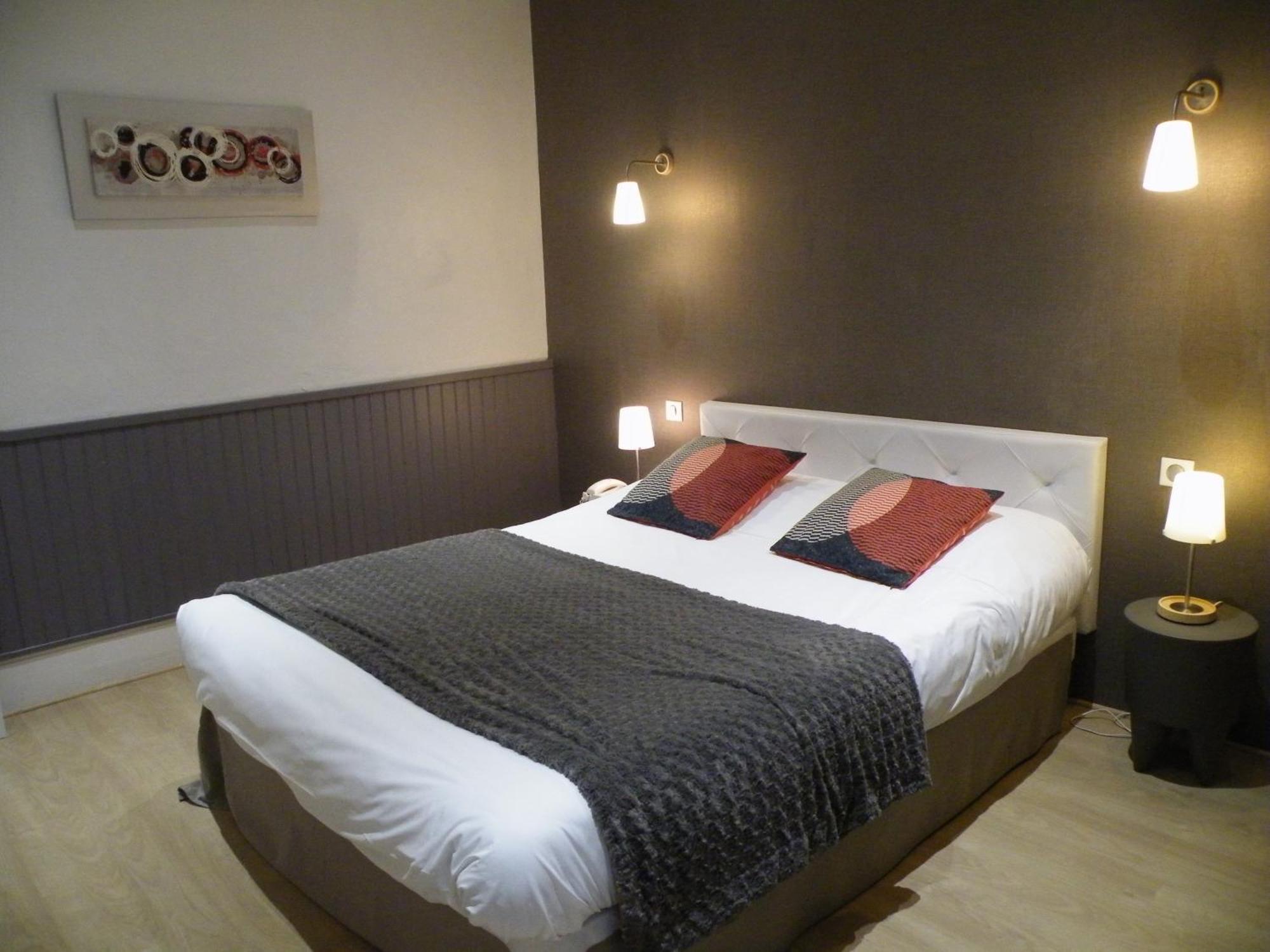 Brit Hotel Roanne - Le Grand Hotel Екстер'єр фото