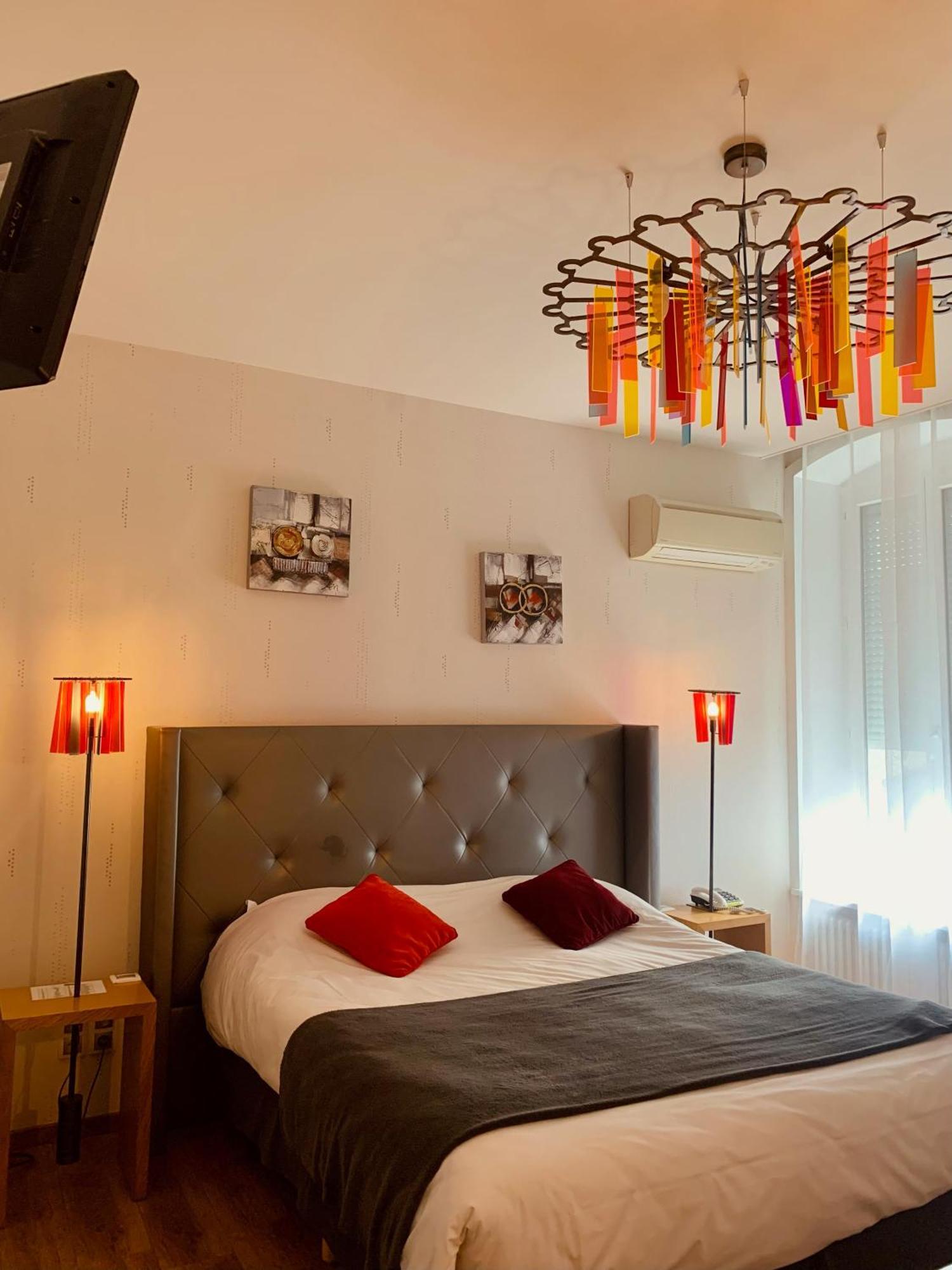 Brit Hotel Roanne - Le Grand Hotel Екстер'єр фото