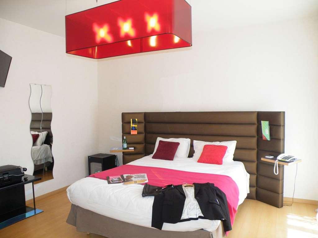Brit Hotel Roanne - Le Grand Hotel Номер фото