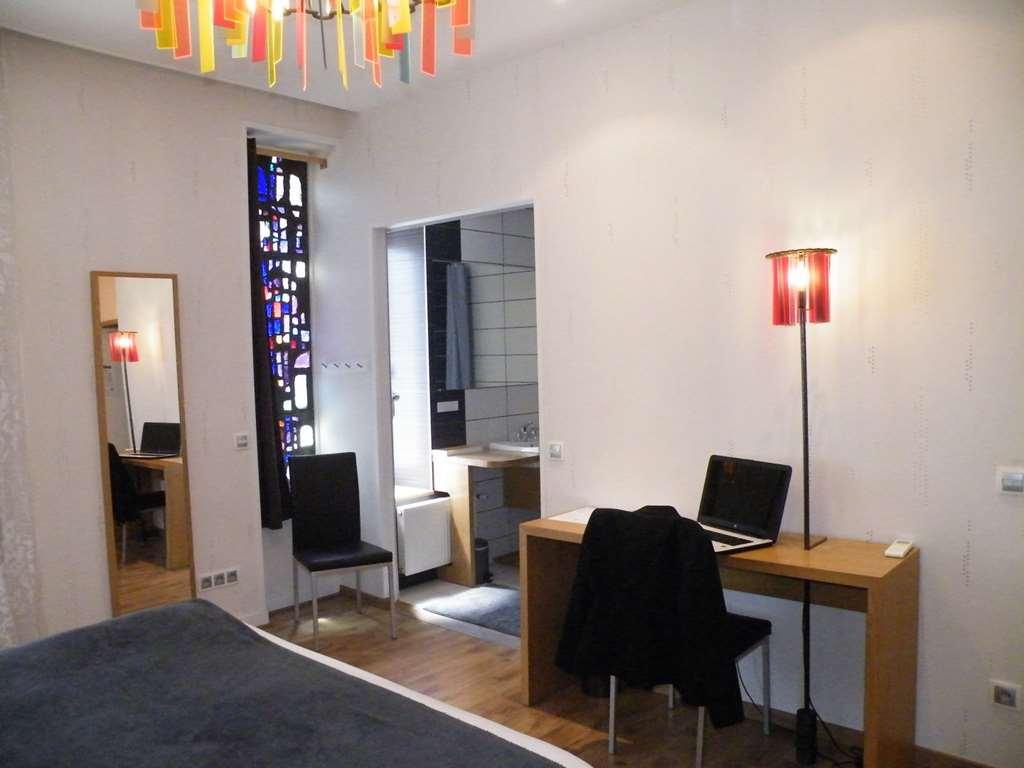 Brit Hotel Roanne - Le Grand Hotel Номер фото