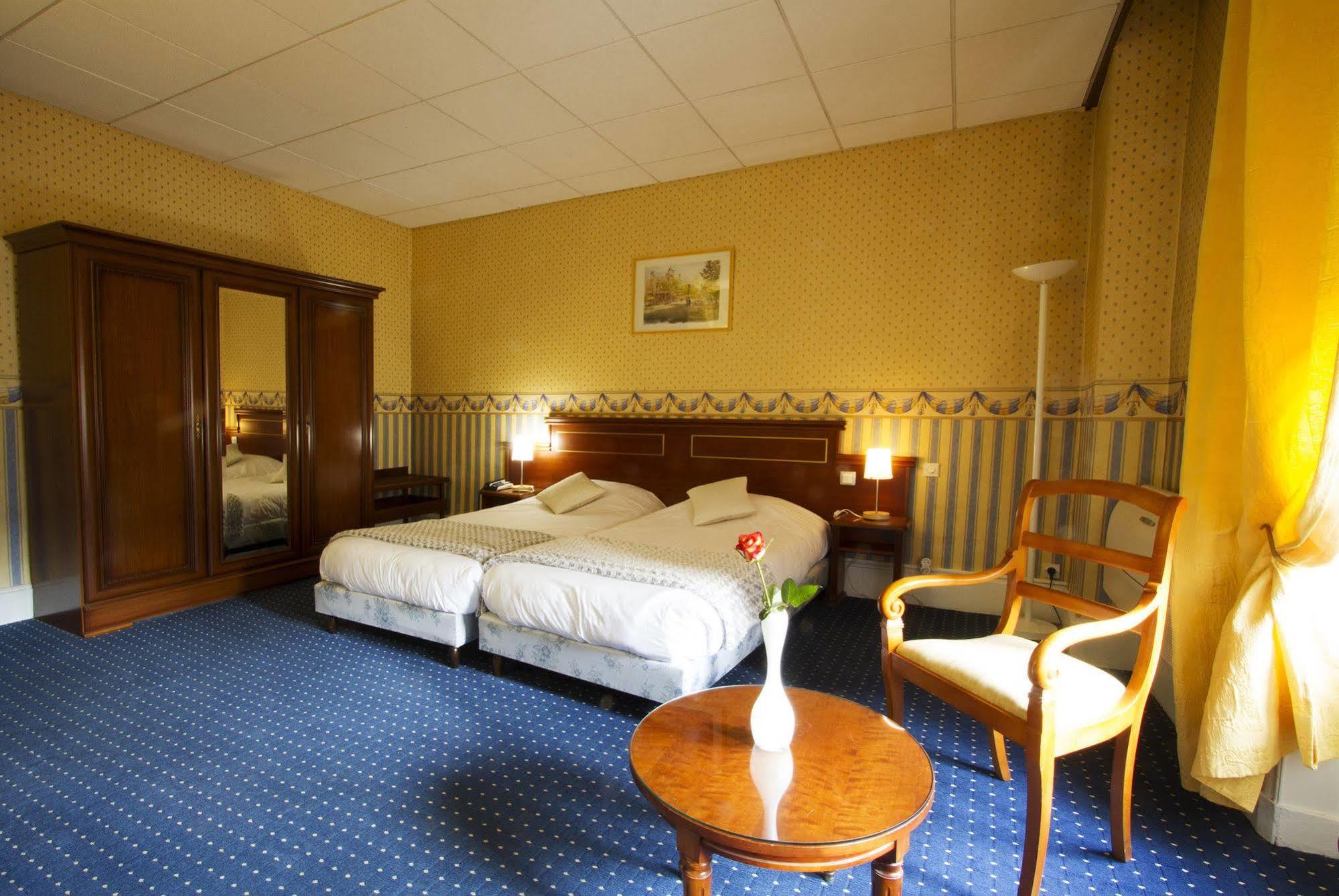 Brit Hotel Roanne - Le Grand Hotel Екстер'єр фото